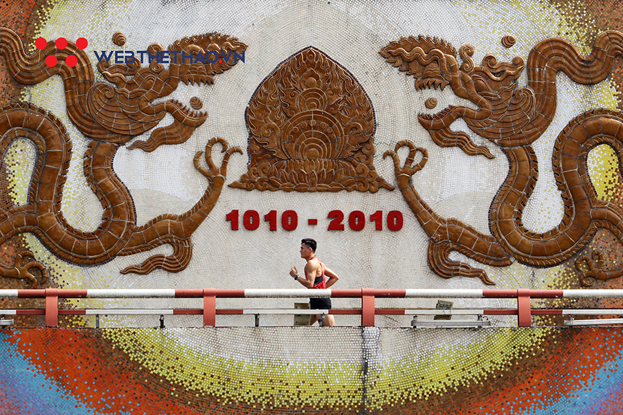 Ngắm cung đường đẹp lạ của VPBank Hanoi Marathon 2019 với soái ca Quách Công Lịch